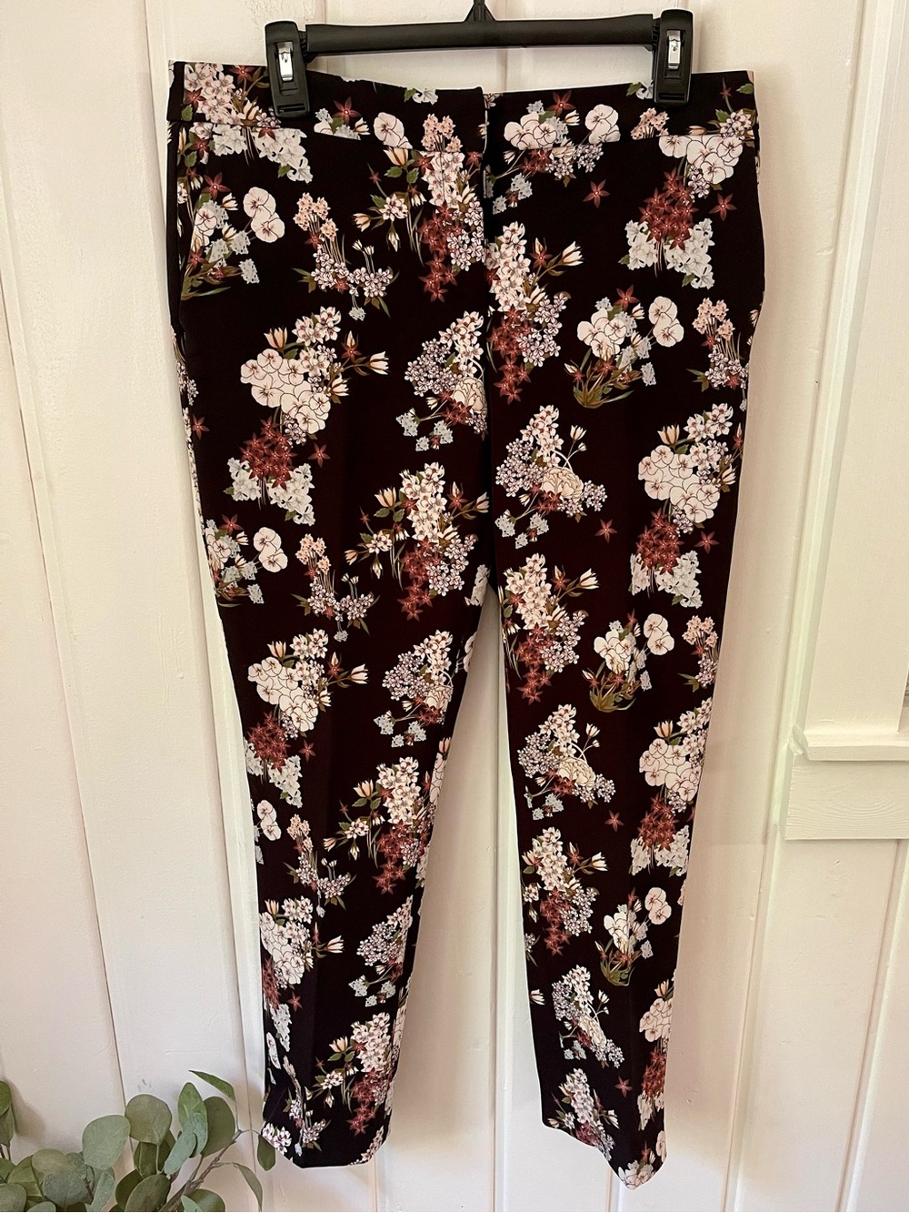 Cynthia Rowley Black Floral Ankle Pants